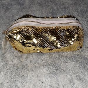 Cosmetic bag with sequins